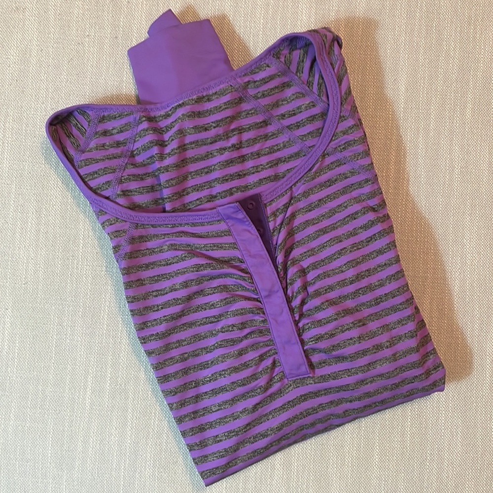 💔SOLD💔 Lululemon Longleeve Ruched Front Snap Top with Thumbholes